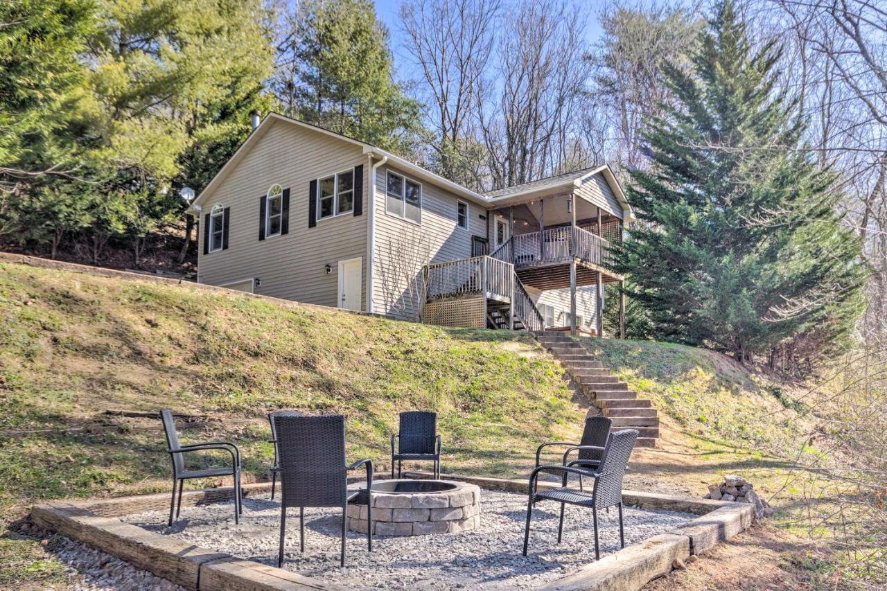 Bright Asheville Retreat With Hot Tub And Decks! Exterior photo