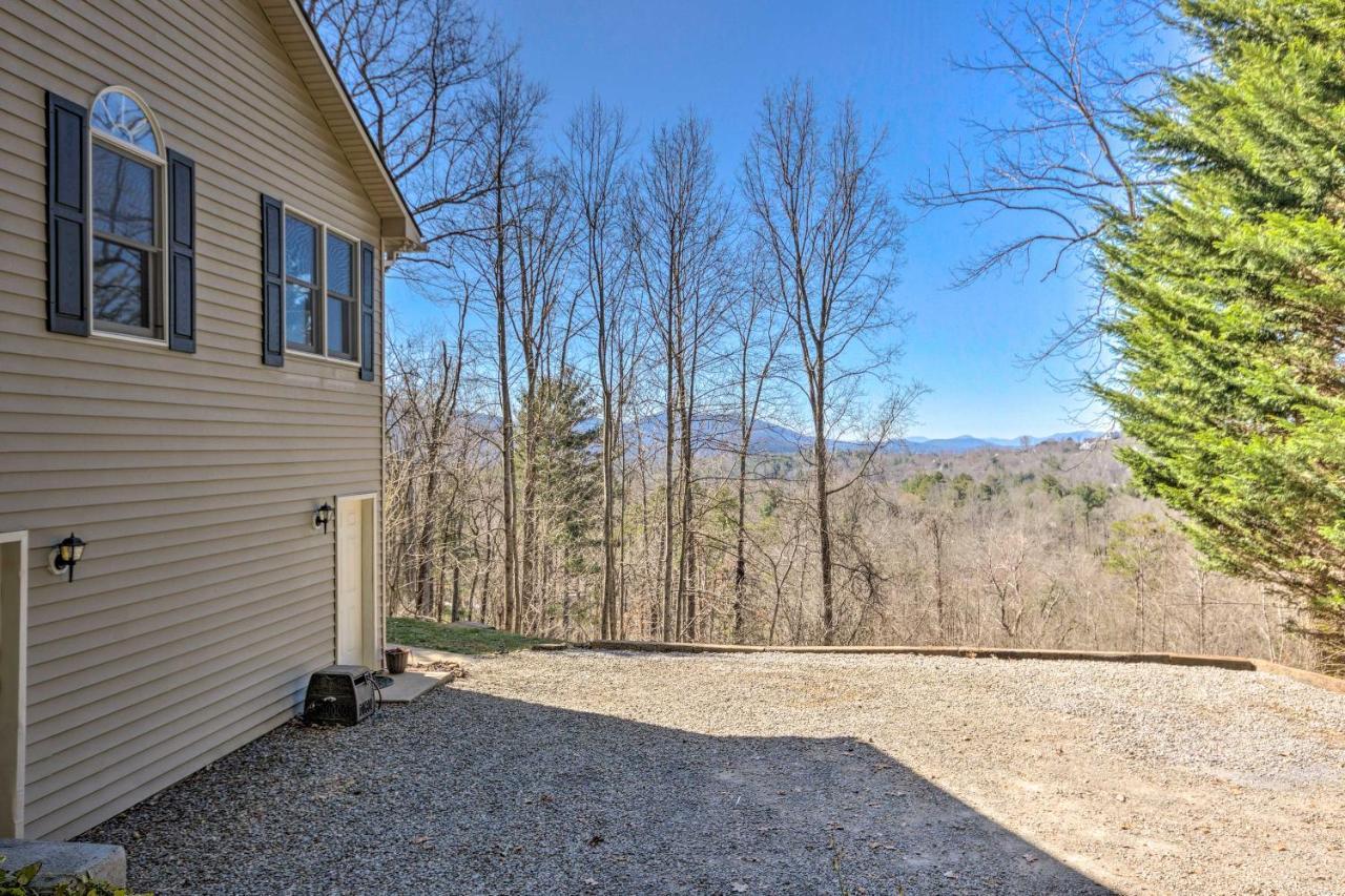 Bright Asheville Retreat With Hot Tub And Decks! Exterior photo