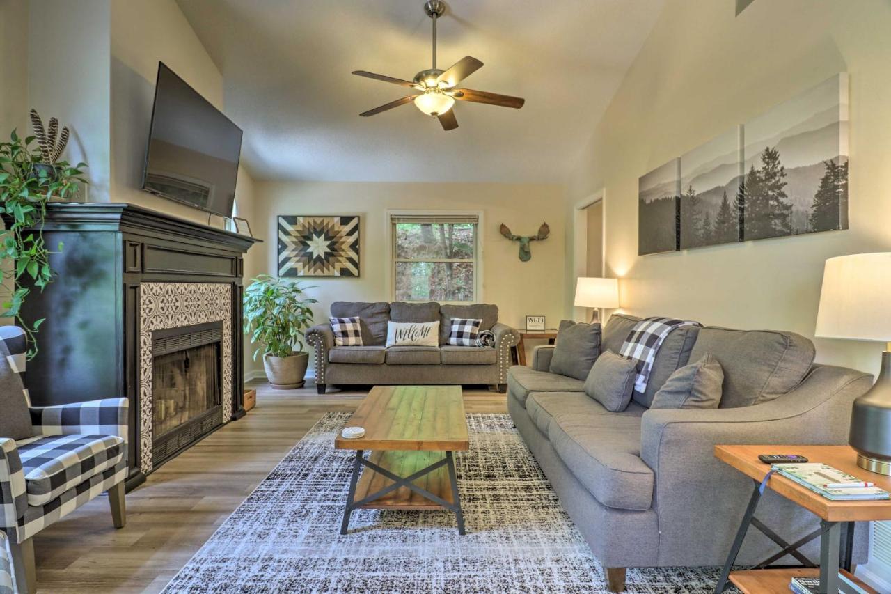 Bright Asheville Retreat With Hot Tub And Decks! Exterior photo
