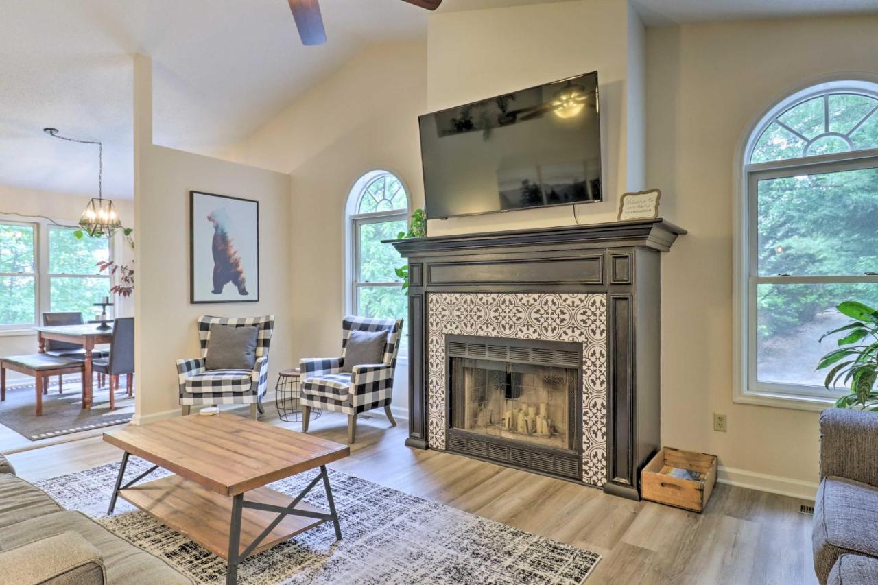 Bright Asheville Retreat With Hot Tub And Decks! Exterior photo